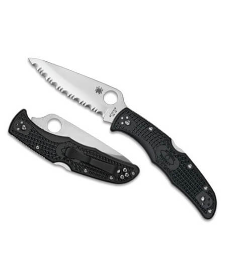 Navaja Spyderco Endura 4 con hoja de VG10 con filo dentado y mango de FRN negro