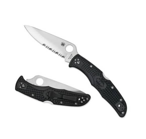Navaja Spyderco Endura 4 con hoja de VG10 con filo mixto liso y dentado y mango de FRN negro