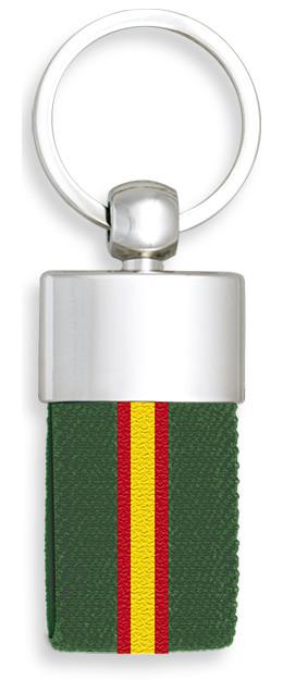 Llavero de Barbaric con franja de la bandera de España y fondo v...