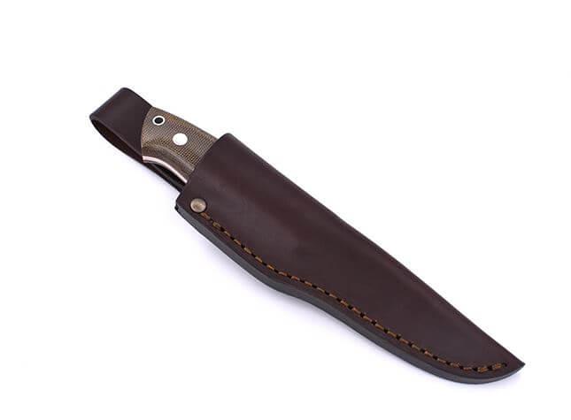 Cuchillo Bushcraft Brisa Trapper 95 scandi con mango de micarta verde y funda trapper