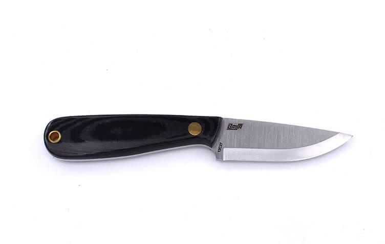 Cuchillo de cuello Brisa Necker 70 Scandi con puño de micarta negra y funda de piel multiposición