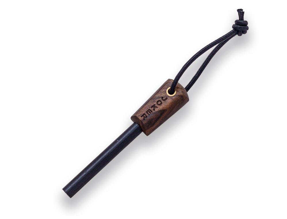 Cuchillo bushcraft y supervivencia Joker Bushlore con mango de madera de nogal y pedernal