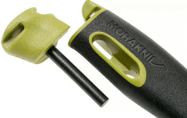 Cuchillo bushcraft Morakniv Companion Spark Green de 10,4 cm con pedernal integrado.