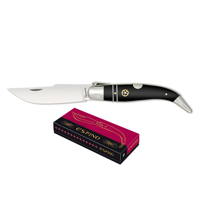 Navaja clásica Nº 0 con hoja de 8.2 cm de acero carbono y mango de madera negra decorada