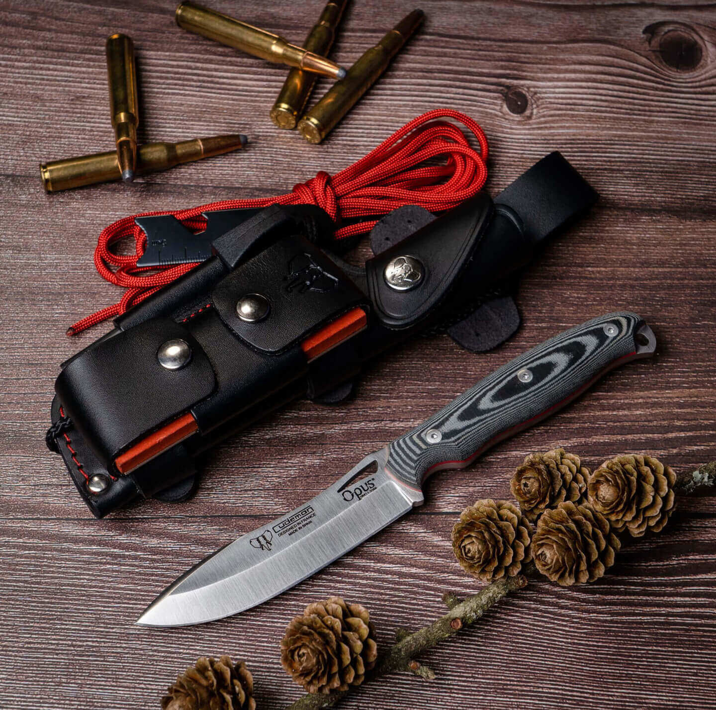 Cuchillo Nessmuk Cudeman OPUS Ness Wolf con mango de micarta negra. Incluye funda de cuero completa