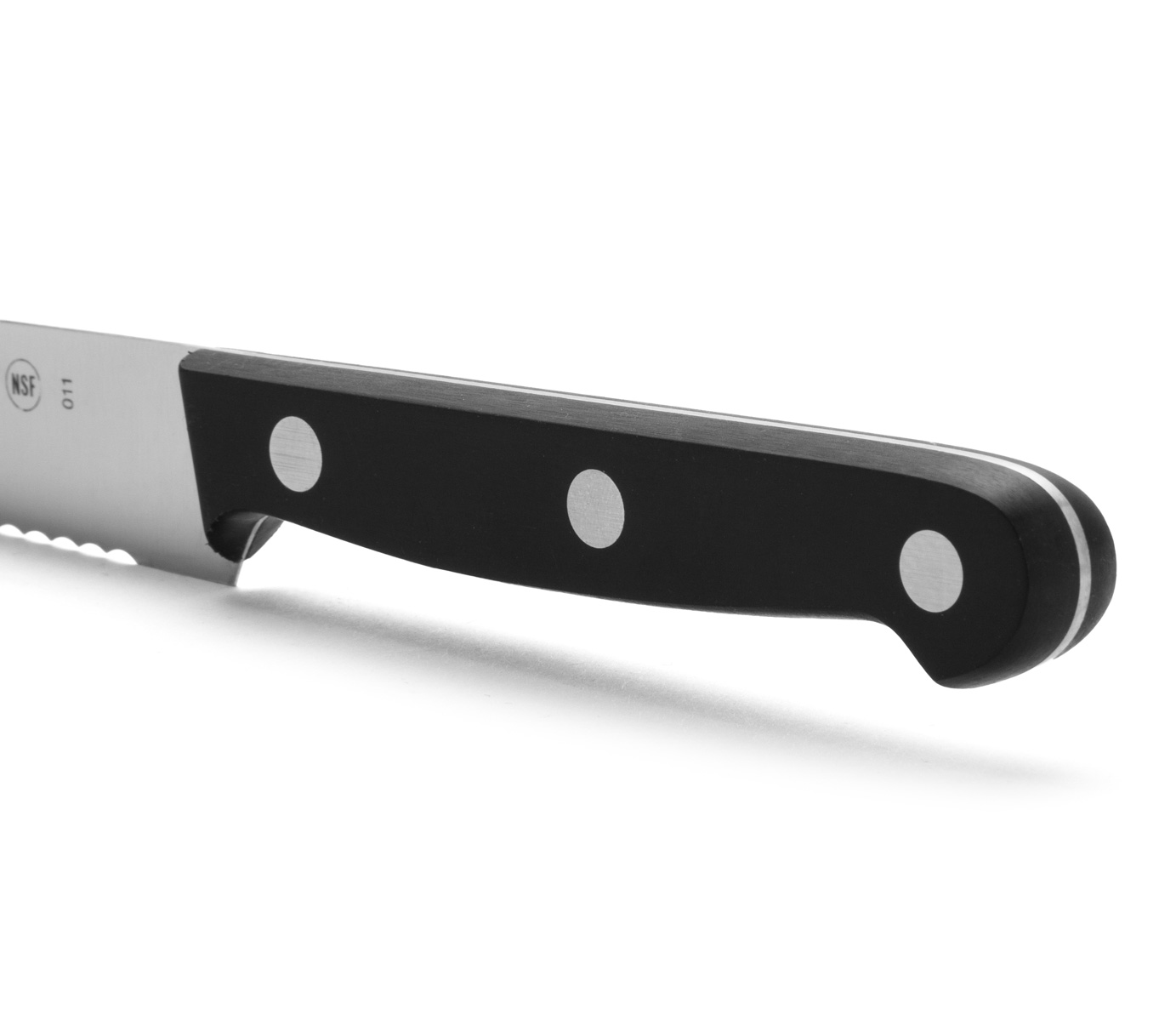 Cuchillo tomatero Arcos Universal 130 mm con mango de polioximetileno negro