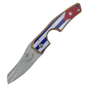Taschenmesser und zigarrenschneider mit kubanischer flagge auf de...