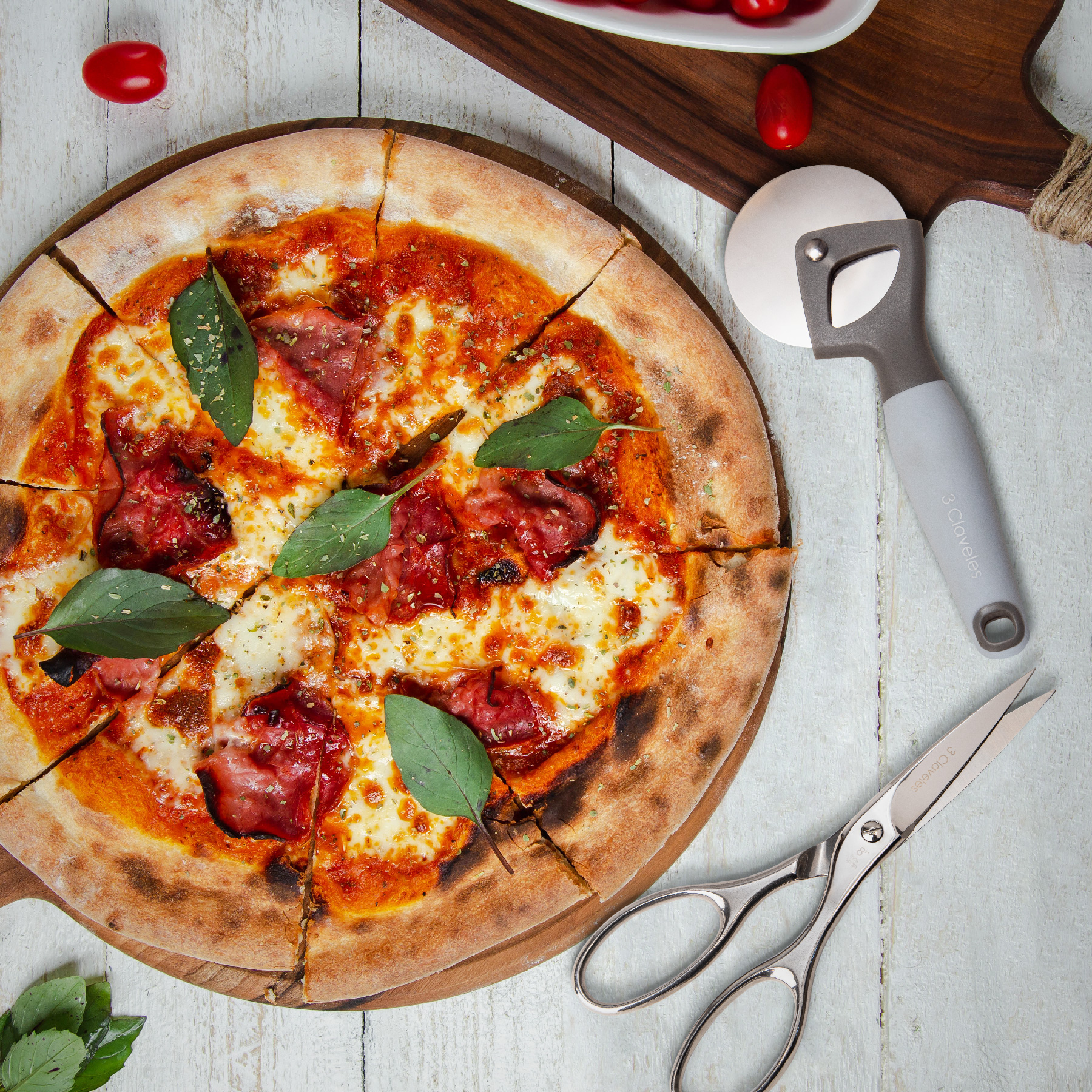 Corta pizza de acero inoxidable con mango de TPR y polipropileno 3 Claveles BPA Free