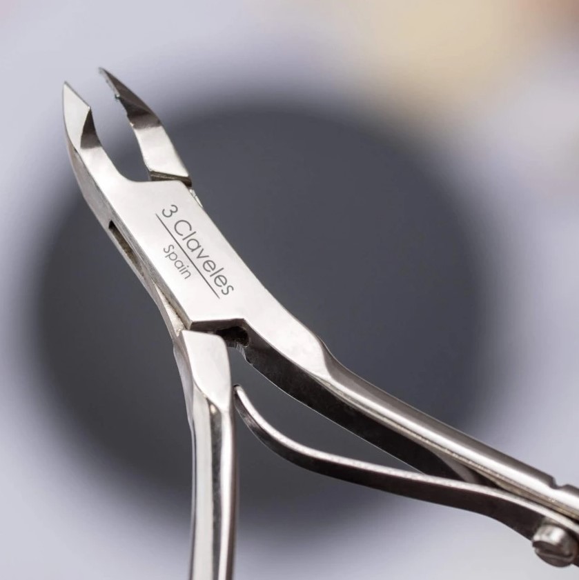 Alicate para cutículas de 10 cm con 5 mm de corte 3 Claveles