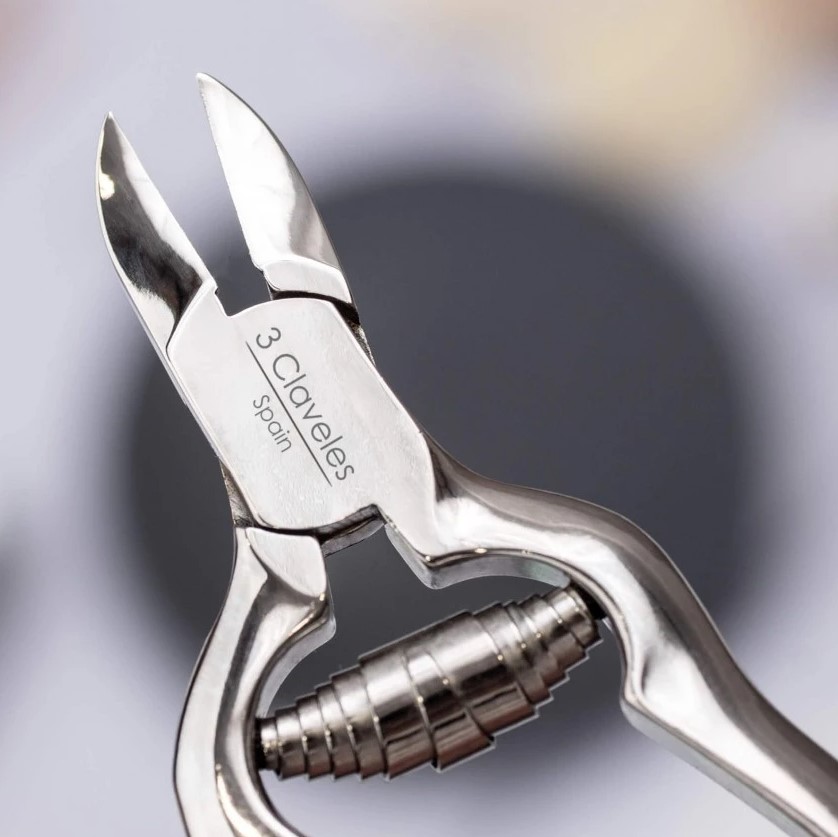 Alicate para uñas con anclaje de 11,5 cm curvo 3 Claveles