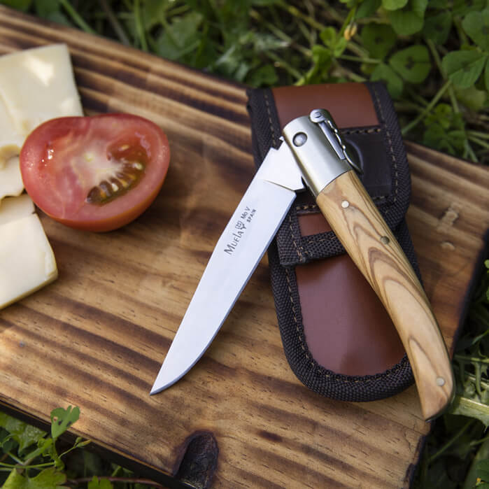 Navaja palanquilla con cachas de olivo y alpaca con hoja de 10 cm.