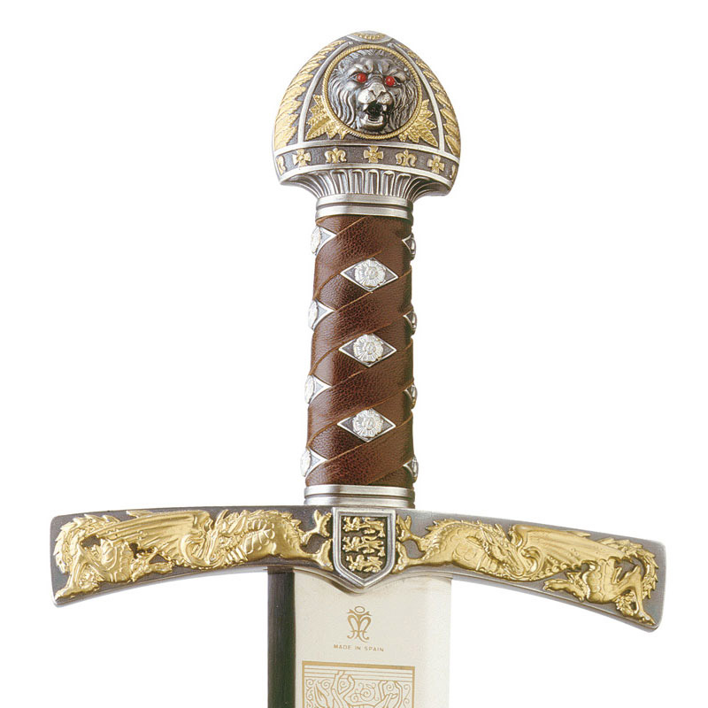 Espada de Ricardo Corazón de León con empuñadura de cuero y decoraciones en dorado 753