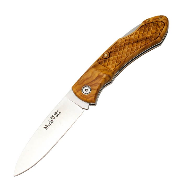 Navaja con sistema de bloqueo con cachas de madera tallada olivo con hoja de 8 cm.