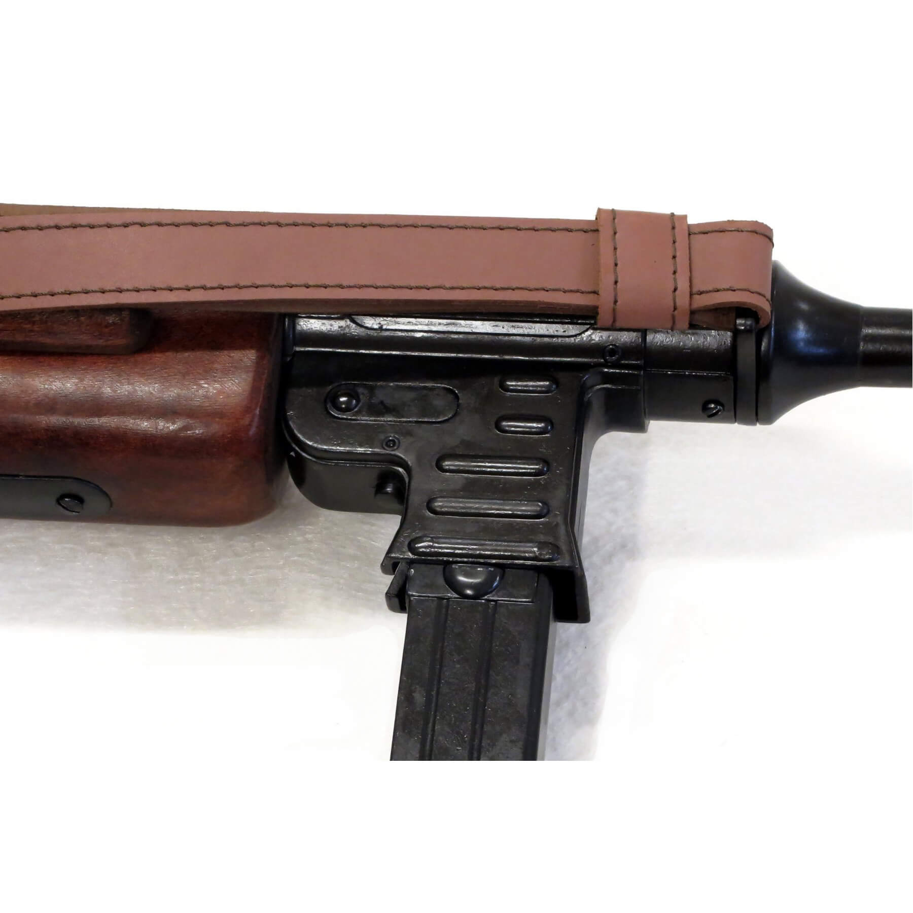 Replica de ametralladora MP41, Alemania 1940 con correa de piel