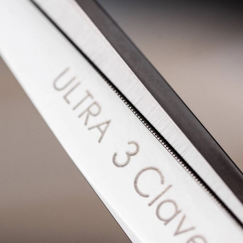 Tesoura de cabeleireiro Ultra 7.5" com fio micro serrilhado 3 Claveles