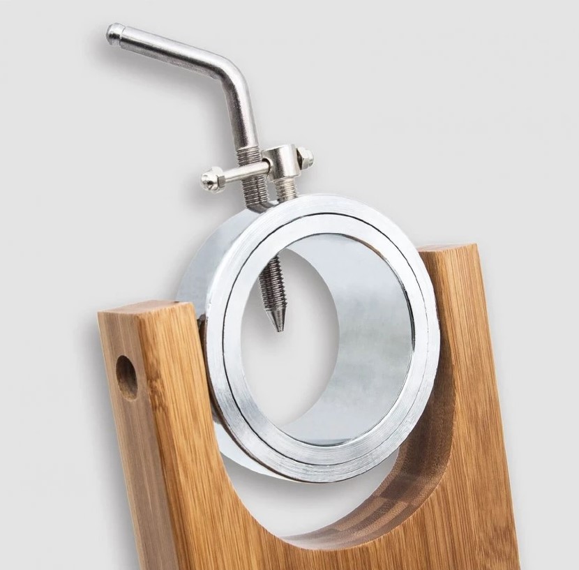 Klappbarer, drehbarer Schinkenhalter aus Bambusholz