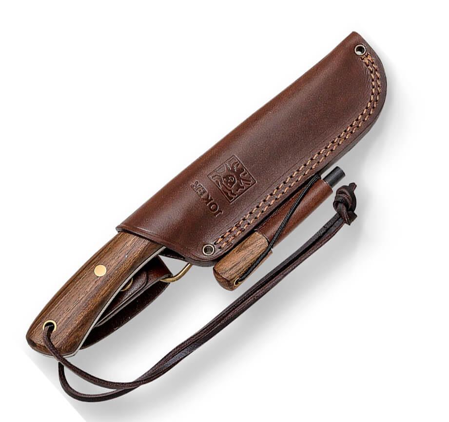 Coltello Joker Nessmuk bushcraft con manico in noce e include pietra focaia