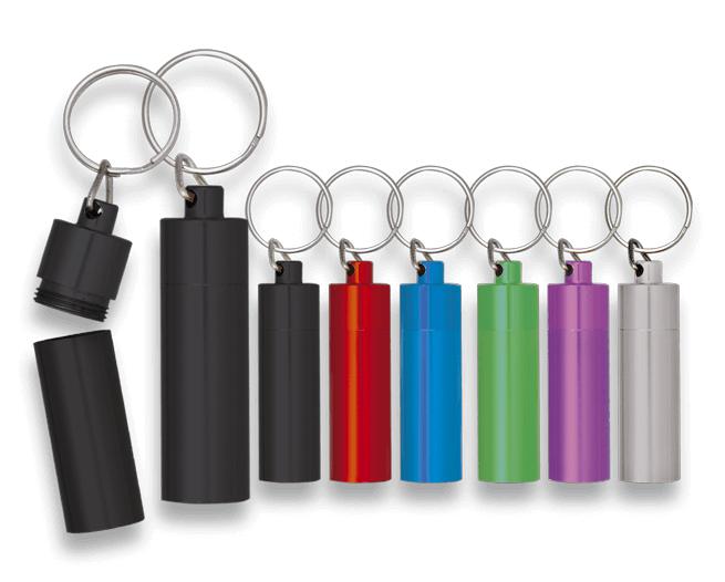 Schlüsselanhänger mit wasserdichtem Fach in einer Blisterpackung ...