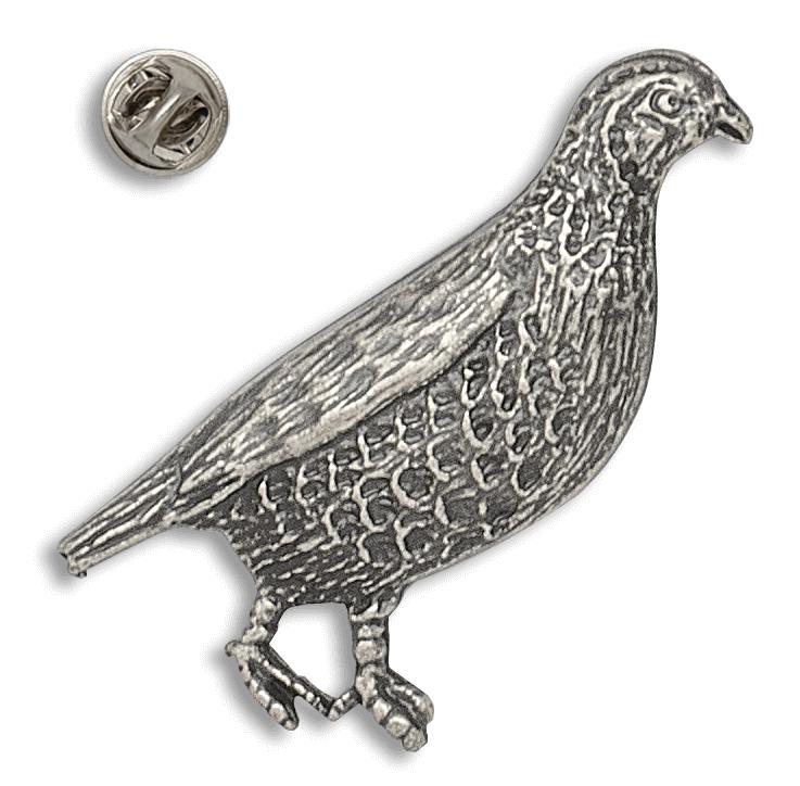 Jagdnadel in Form eines Rebhuhns aus Zamak