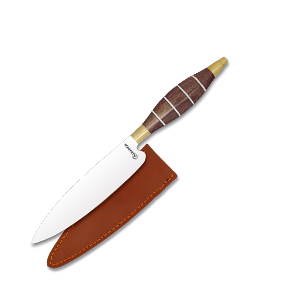 Canivete com lâmina de 15 cm e cabo em madeira e latão