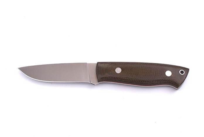 Faca plana Bushcraft Brisa Trapper 95 com cabo de micarta verde e bainha bushcraft com pederneira