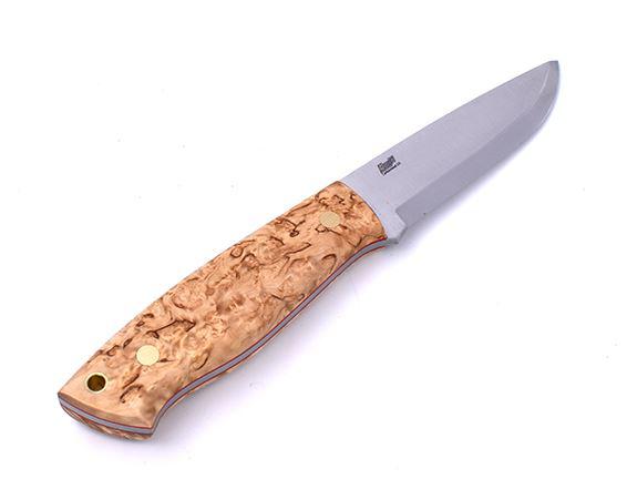 Brisa Trapper 95 mit Griff aus stabilisiertem Maserbirkenholz und Klinge aus O1-Scandi-Kohlenstoffstahl mit Bushcraft-Scheide
