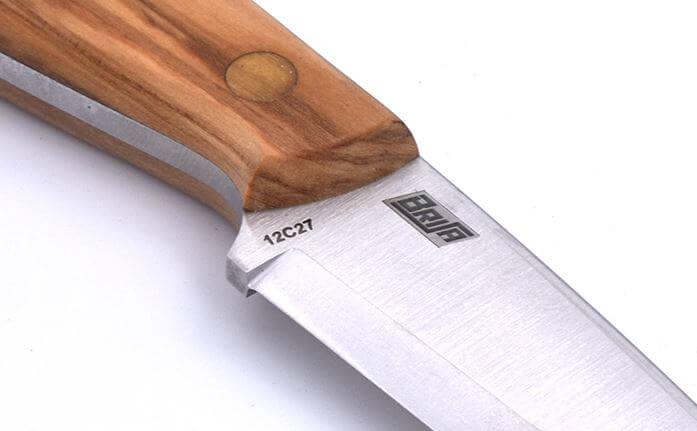 Faca de pescoço Brisa Necker 70 Scandi com cabo de madeira de oliveira e bainha multicarry