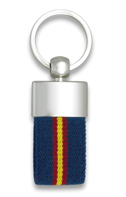 Portachiavi della bandiera della Spagna su sfondo blu 09427