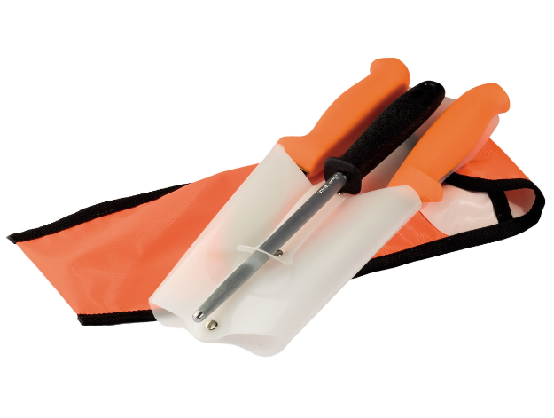 Set da caccia Morakniv: coltello per scuoiare, coltello da macellaio e acciaino con fodero.