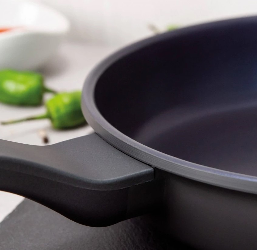 Poêle QuanTanium 28 cm 3 Claveles modèle Dark