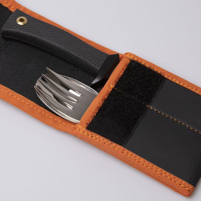 Set di posate da campeggio con coltello e custodia