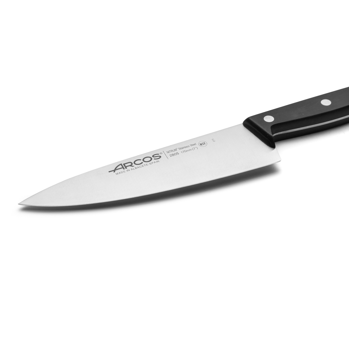 Cuchillo cocinero Arcos Universal con mango de polioximetileno negro y hoja ancha de 175 mm