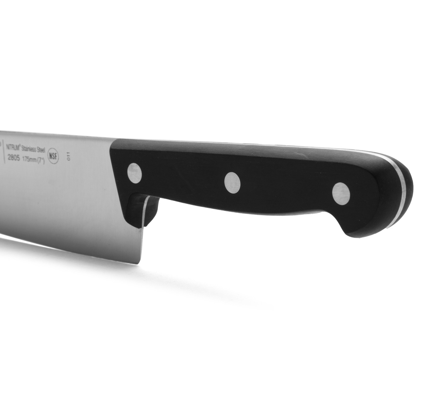 Cuchillo cocinero Arcos Universal con mango de polioximetileno negro y hoja ancha de 175 mm