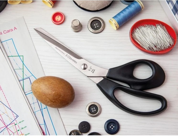 Tijeras cortadoras varios usos de 24 cm con mango de nylon negro 3 Claveles