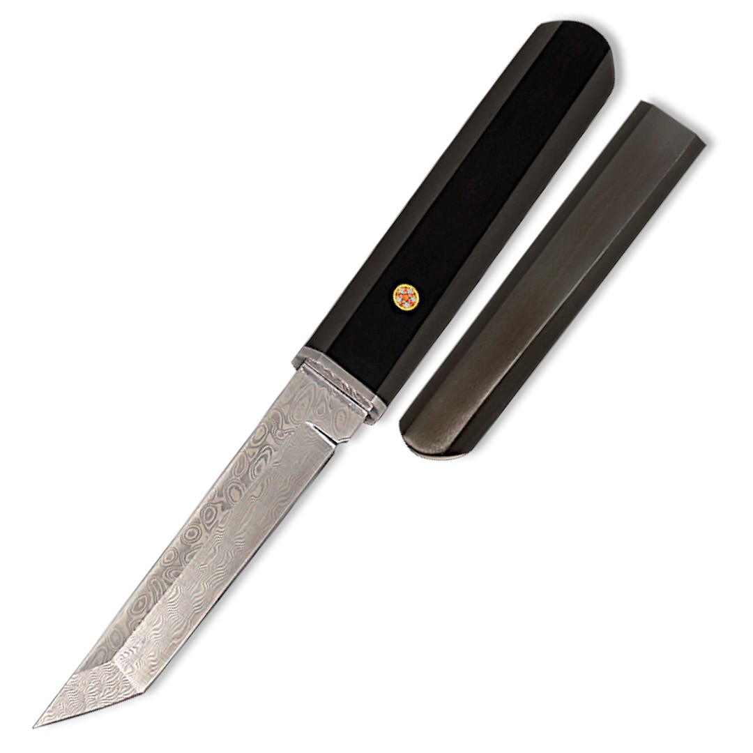 Couteau avec une lame tanto de 10,50 cm avec une finition Damas b...