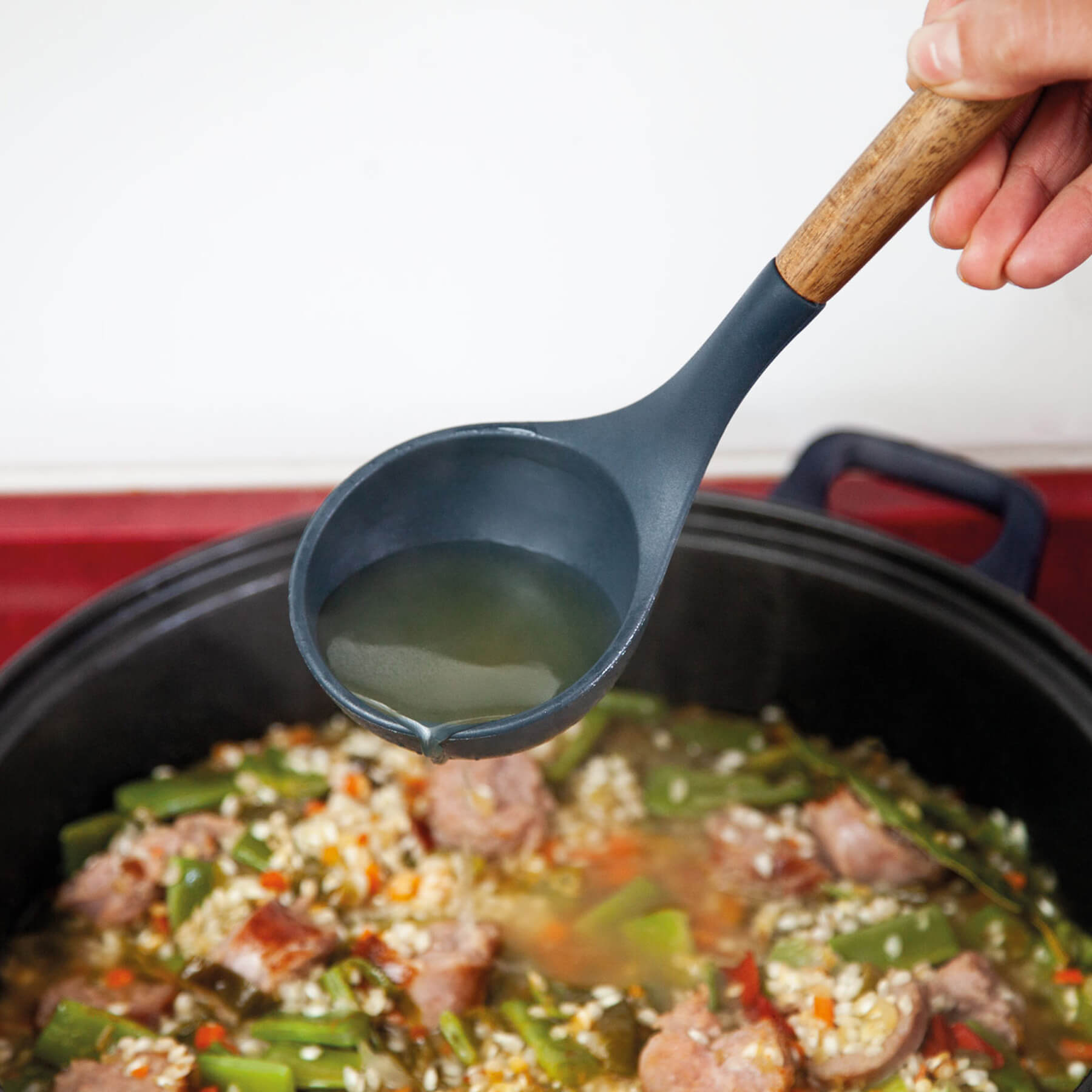 3 Claveles Silicone and Beech Wood Cooking Saucepan, BPA Free