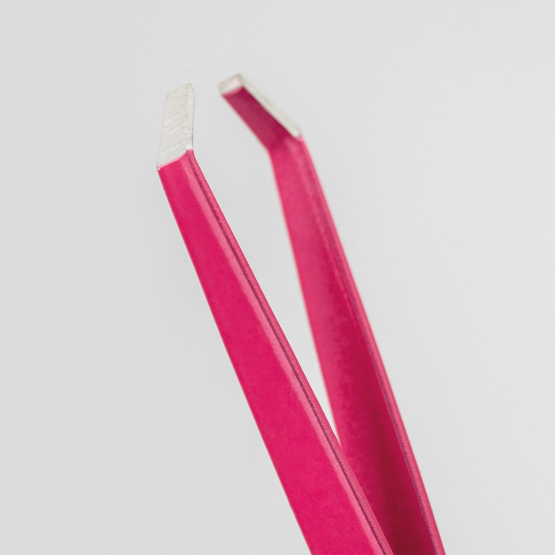 Pink tweezers with crab-tip design, 10 cm, 3 Claveles