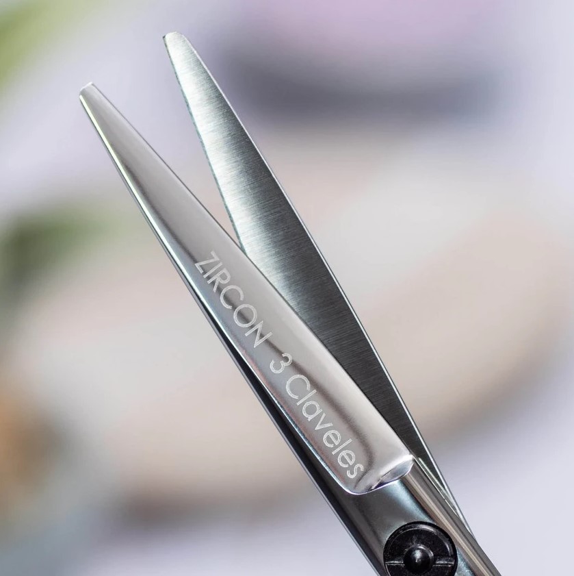 Tesoura de cabeleireiro Zircon 5" com fio de navalha 3 Claveles