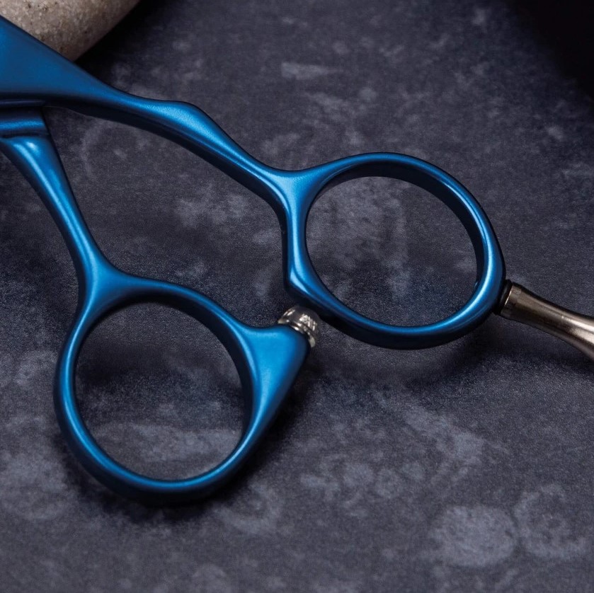 Ciseaux de coiffure 5" en Duraluminium bleu avec bord souple 3 Claveles