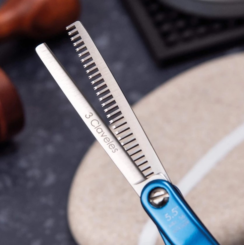 Tesoura de cabeleireiro duralumínio azul ES28 5,5" para esculpir 3 Claveles