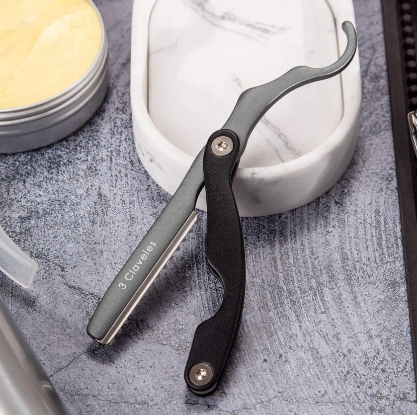 Faca de barbeiro Ergo preta 17,5 cm 3 Claveles