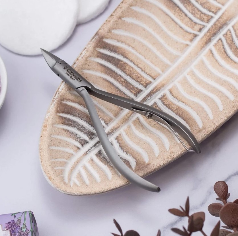 Alicate para unhas encravadas em aço inoxidável e cobalto 3 Claveles 11,5 cm