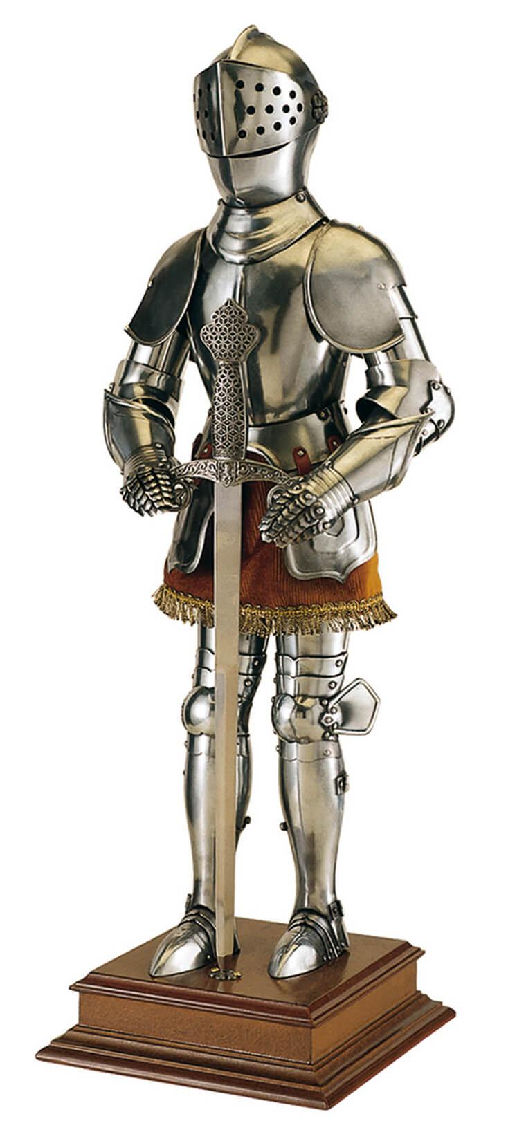 Armatura da cavaliere con spada