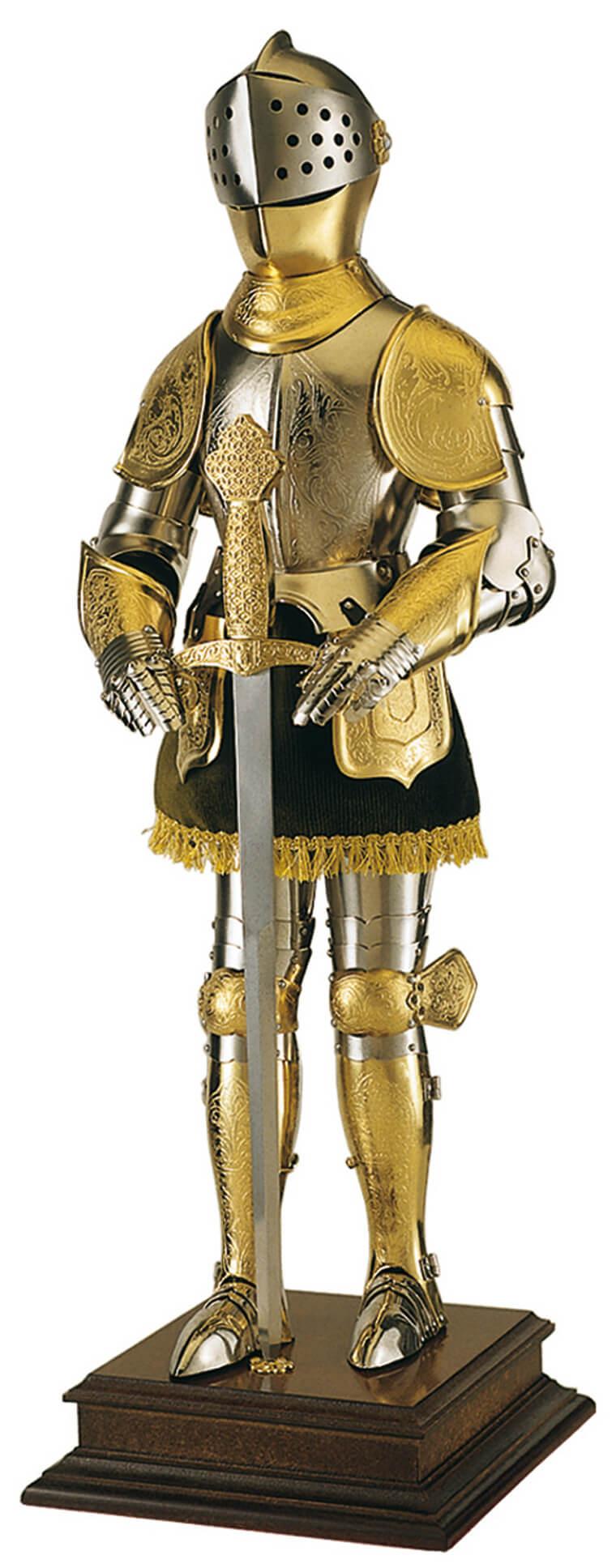 Armatura da cavaliere color oro