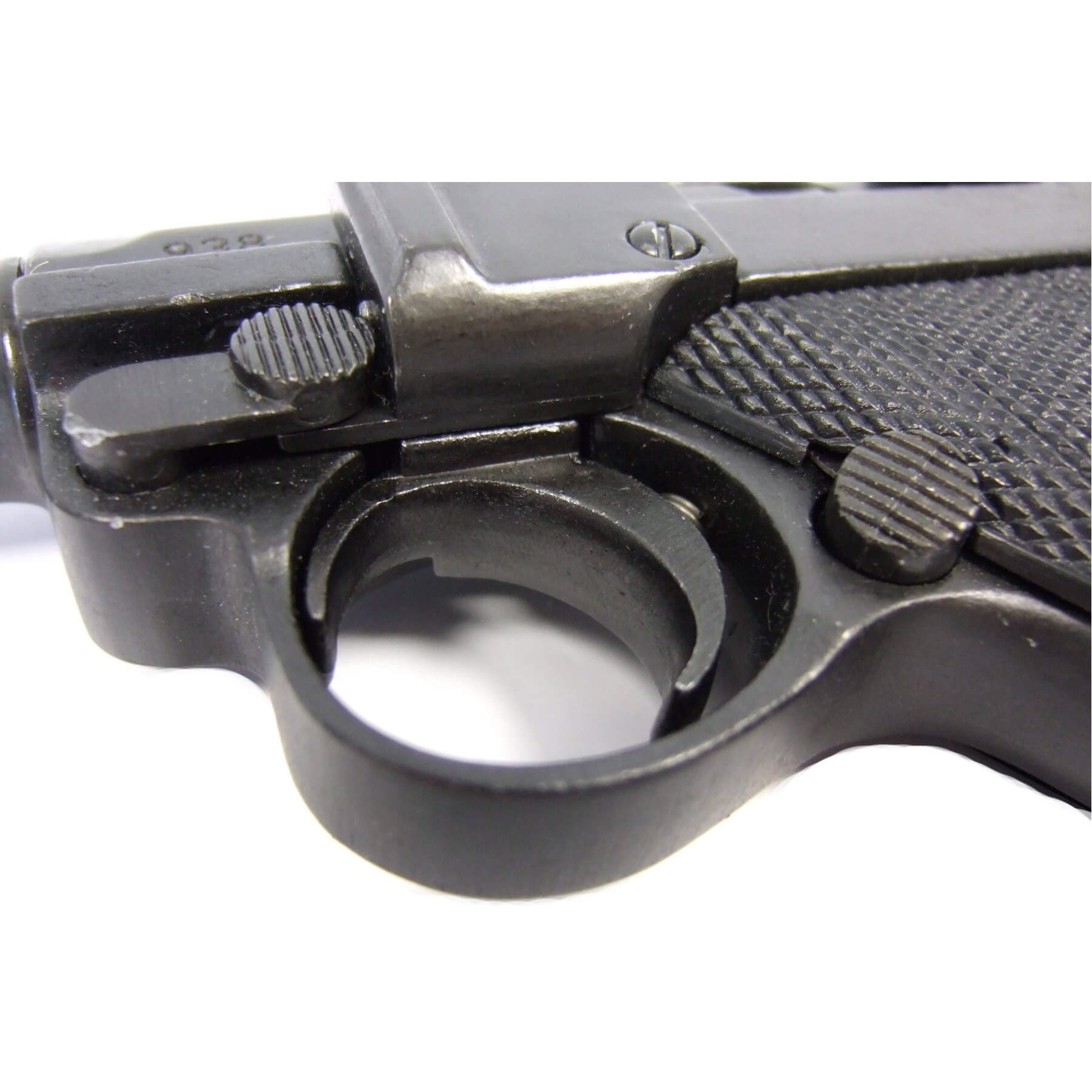 Parabellum Luger P08 Pistole, Deutschland 1898 aus Metall und schwarzen Kunststoffgriffen