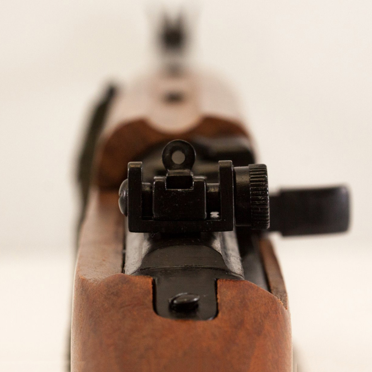 Replika eines M1-Karabiners Kaliber 30, USA 1941, aus Holz und Metall