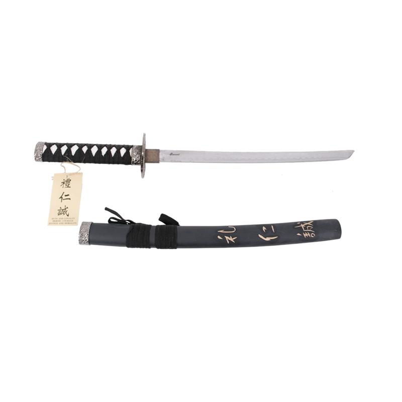 Tanto avec gravure sur le fourreau "Courtesy, Compassion and Sinc...