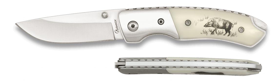 Coltello tascabile Albainox Deluxe cinghiale decorato su entrambi...
